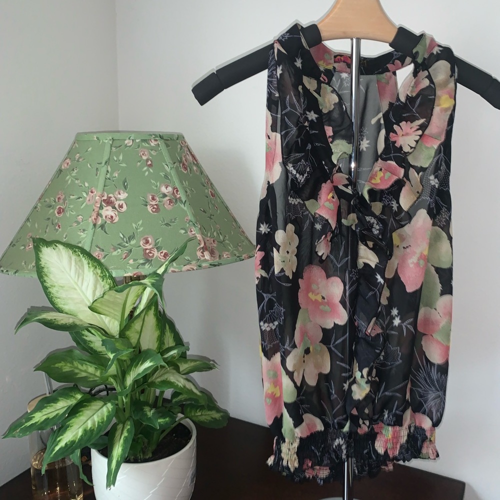 Floral Sleeveless Blouse